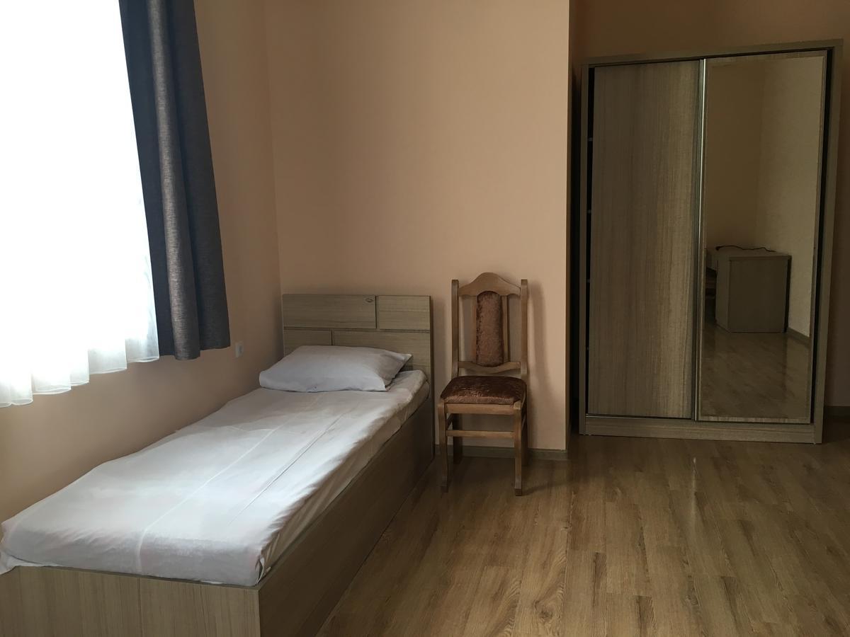 Kmg Hotel Khashuri Exteriér fotografie